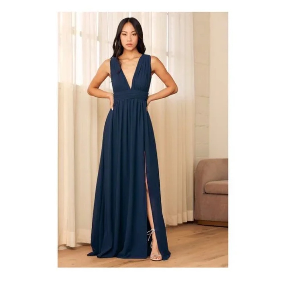 Lulu’s Elegant Navy Blue Evening Gown with Plunging Neckline - XS